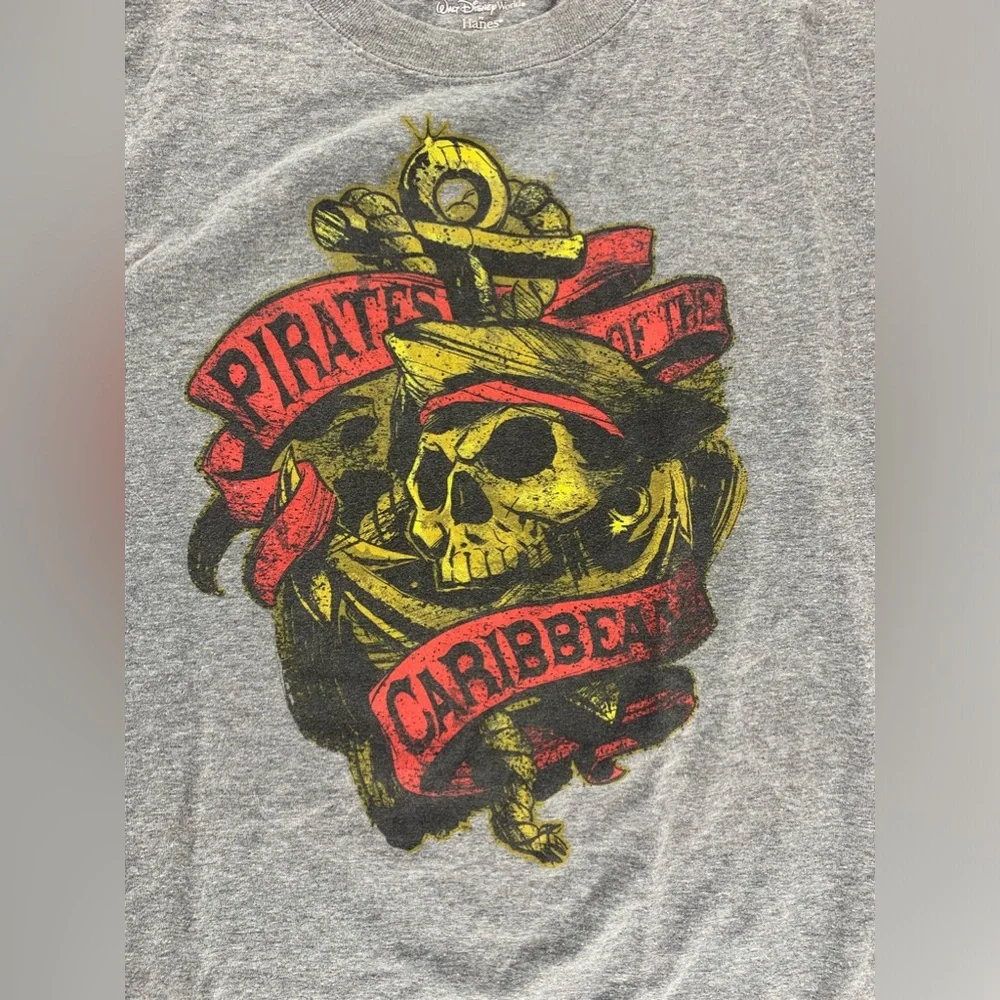 VNTG Disney‎ Parks WDW Pirates of the Caribbean Hanes Gray Cotton T-Shirt Large - Picture 3 of 6